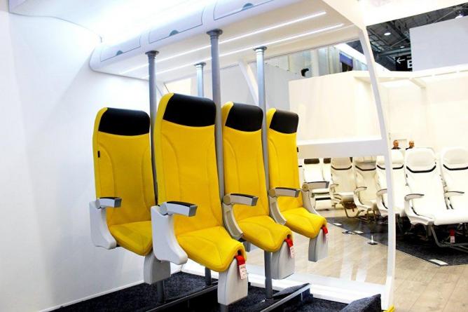 В самолетах появятся стоячие места для пассажиров.jpg