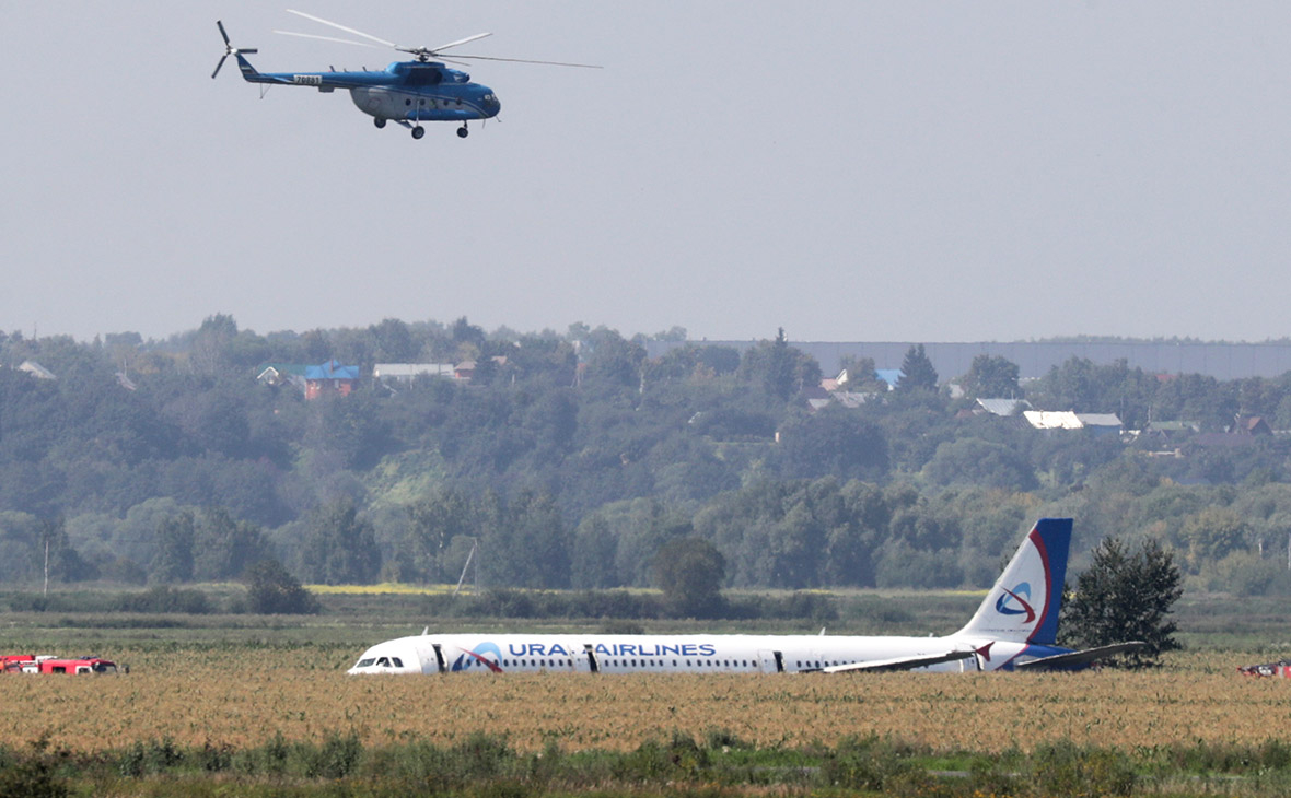 Airbus A321 авиакомпании "Уральские авиалинии" аварийно сел в Подмосковье