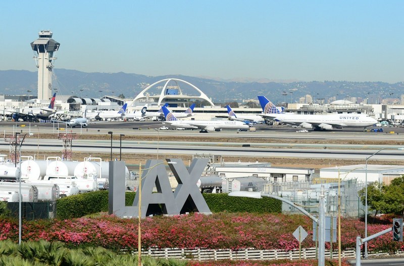 В аэропорту Лос-Анджелеса вышла из строя система пограничного контроля
