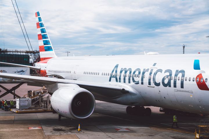 Сотрудник American Airlines попался на порче самолета перед вылетом
